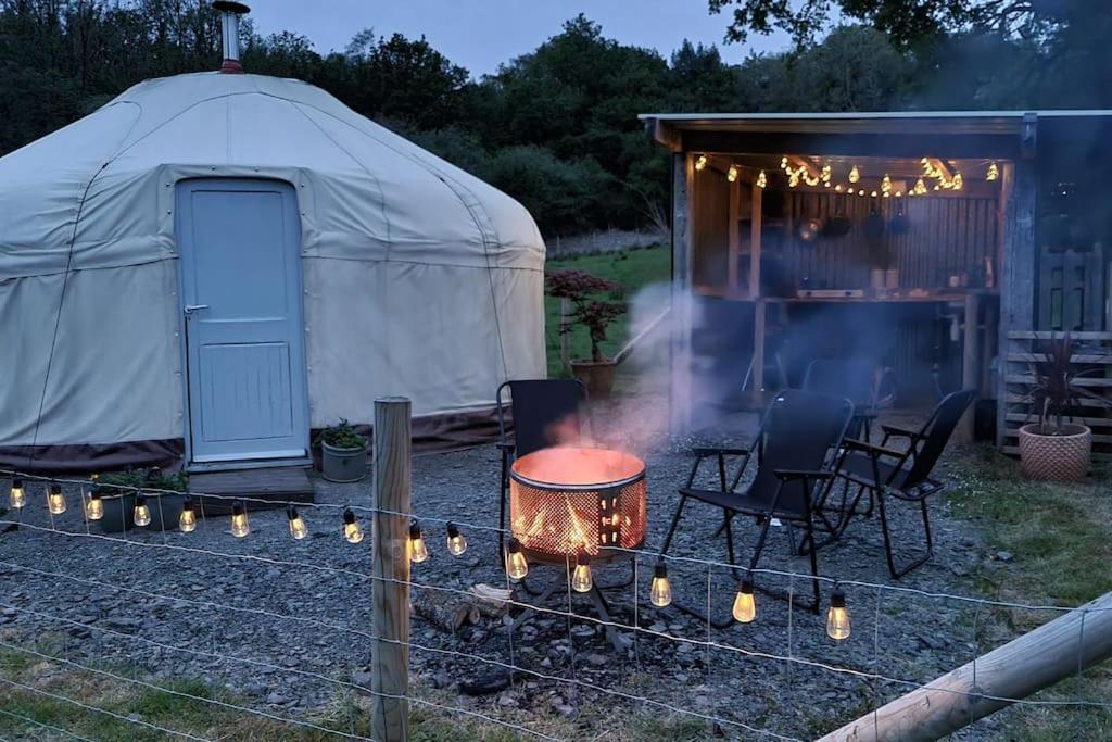 Bronfelen Yurt Hotel Cynghordy Екстериор снимка
