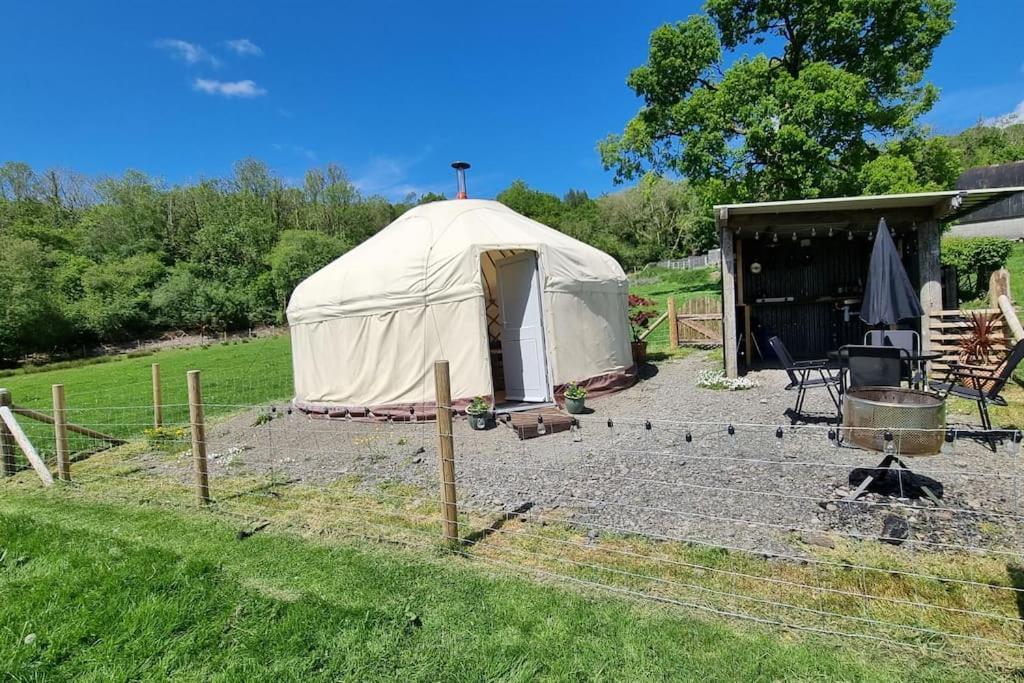 Bronfelen Yurt Hotel Cynghordy Екстериор снимка
