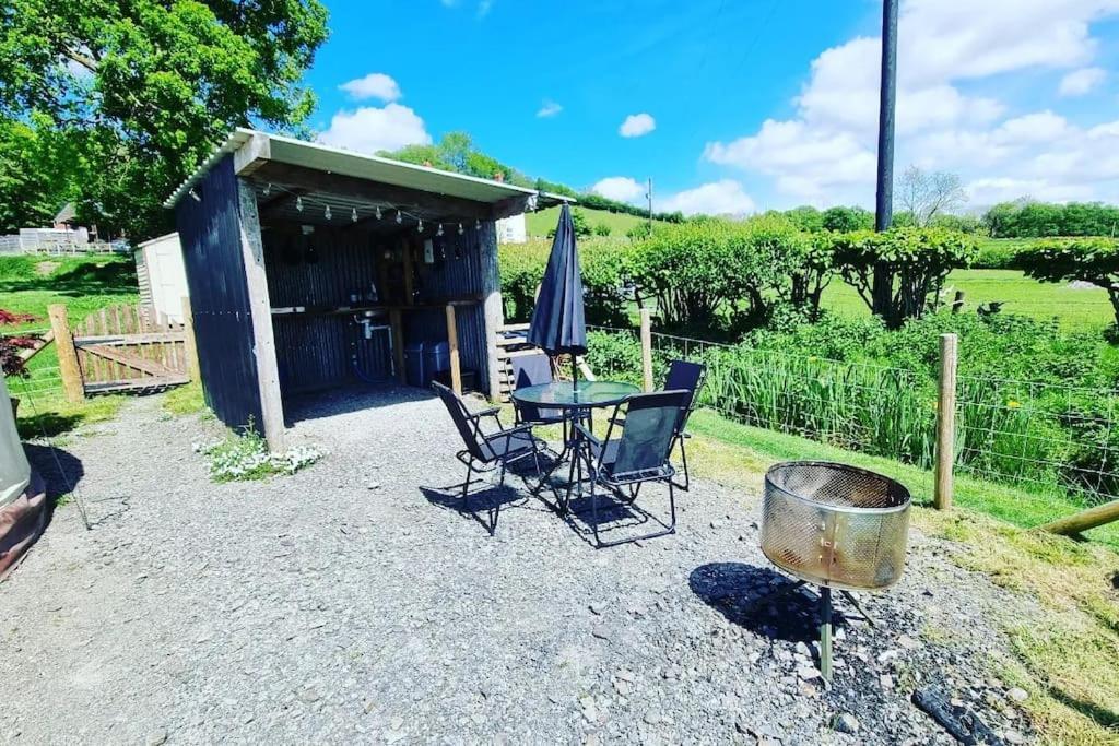 Bronfelen Yurt Hotel Cynghordy Екстериор снимка