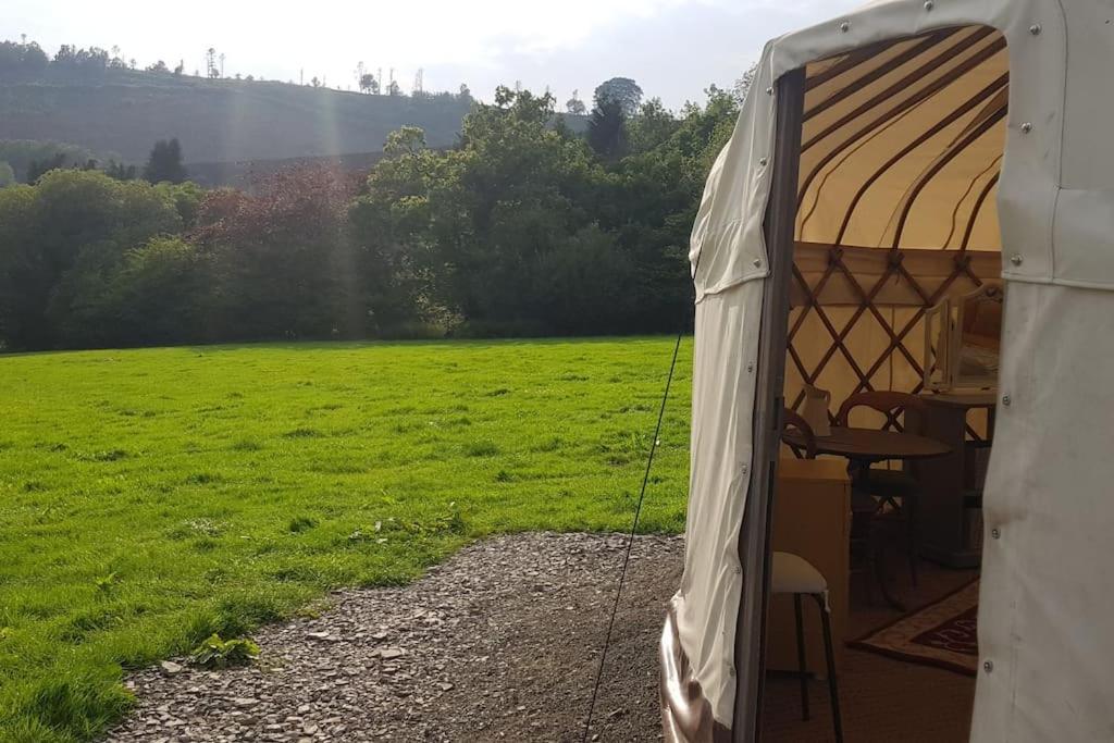 Bronfelen Yurt Hotel Cynghordy Екстериор снимка