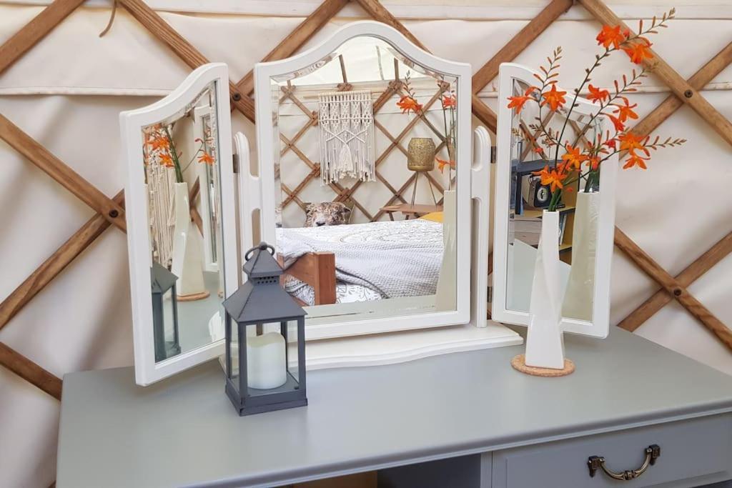 Bronfelen Yurt Hotel Cynghordy Екстериор снимка