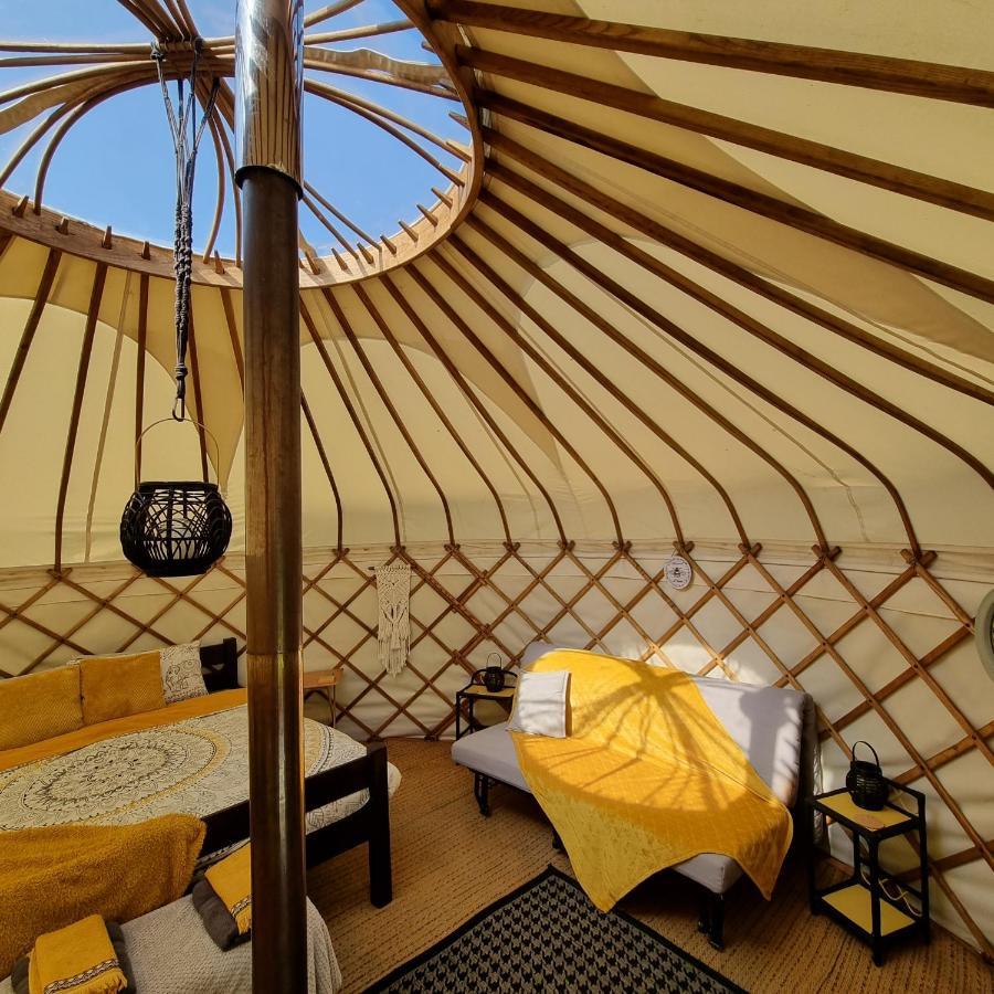Bronfelen Yurt Hotel Cynghordy Екстериор снимка