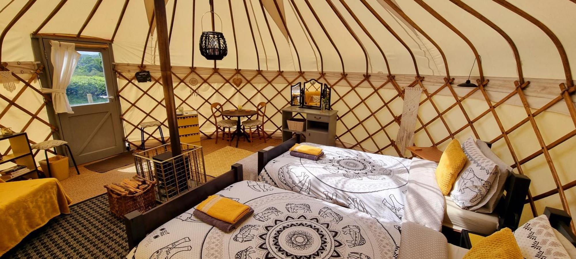 Bronfelen Yurt Hotel Cynghordy Екстериор снимка
